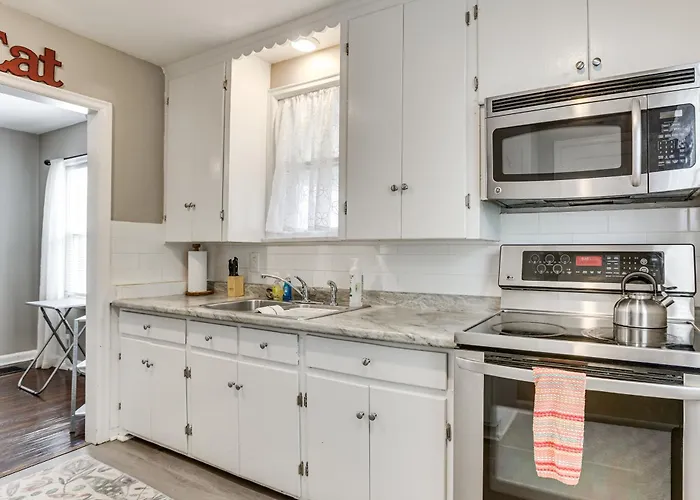 4 Mi To Downtown Columbus! Updated W/ Yard Columbus