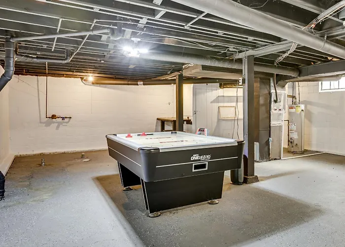 4 Mi To Downtown Columbus! Updated W/ Yard Сasa de vacaciones